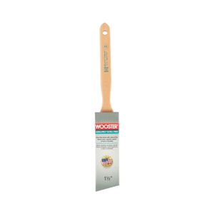 Wooster Brush 1-1/2 in. Angled Sash Paint Brushimage